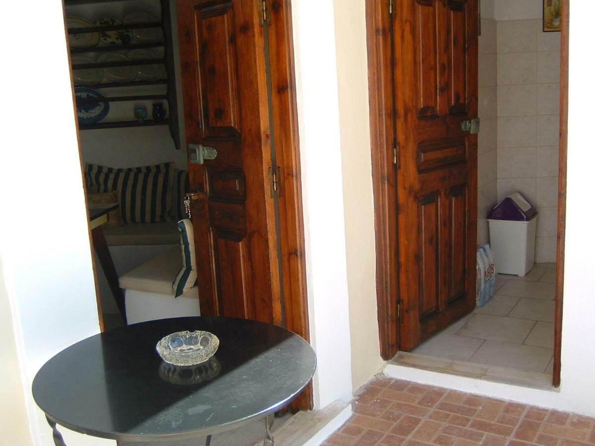 Yiayia'S Home Chalki Town Eksteriør bilde